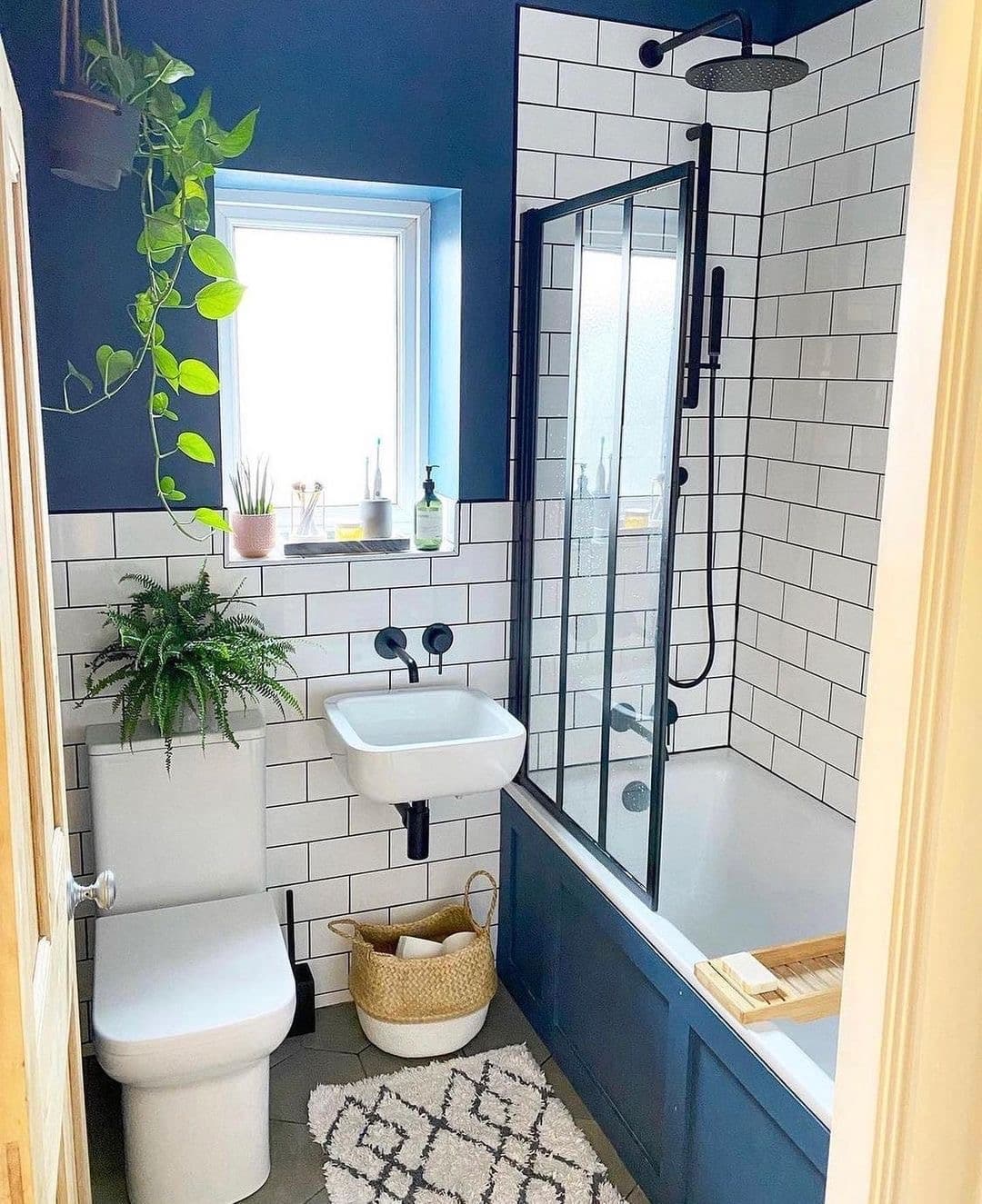 Bold Blue & White Bathroom