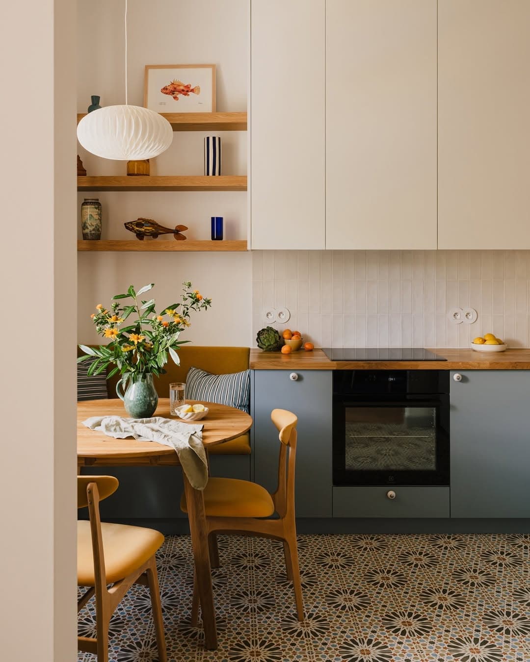 Cozy Kitchen Nook Design